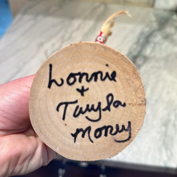 Lonnie & Twyla Money Folk Art - Picture 5 of 7